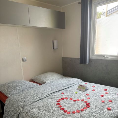 MOBILE HOME 2 people - 13-La Folle entreprise 32m2 (2ch - 2/6pers.) + Jaccuzzi + Beds made up + towel + drinks kit + TV - price for 2 people