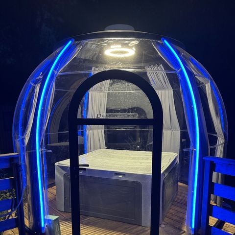 UNUSUAL ACCOMMODATION 2 people - 18-Château Mobile 28m2 (2bed - 2/6pers.) + TV+Clim + Jaccuzzi + made-up beds + towels + drinks kit - price for 2 people