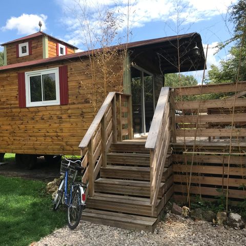 UNUSUAL ACCOMMODATION 2 people - 18-Château Mobile 28m2 (2bed - 2/6pers.) + TV+Clim + Jaccuzzi + made-up beds + towels + drinks kit - price for 2 people