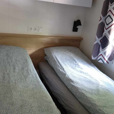 CANVAS AND WOOD TENT 2 people - 21-Luxe lodge + outdoor jacuzzi + made-up beds + towels + hot drinks kit - price for 2 people