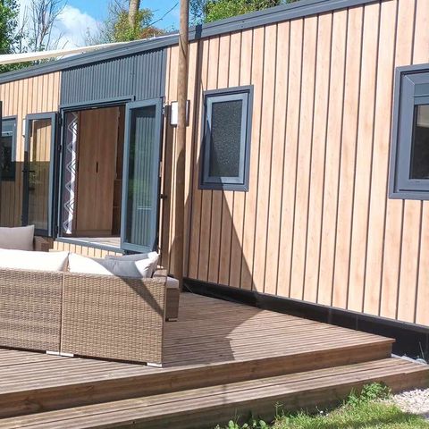 CANVAS AND WOOD TENT 2 people - 21-Luxe lodge + outdoor jacuzzi + made-up beds + towels + hot drinks kit - price for 2 people