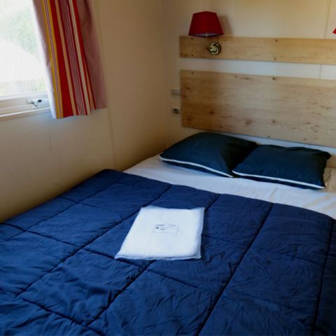 UNUSUAL ACCOMMODATION 4 people - 2-bedroom caravan with sea view