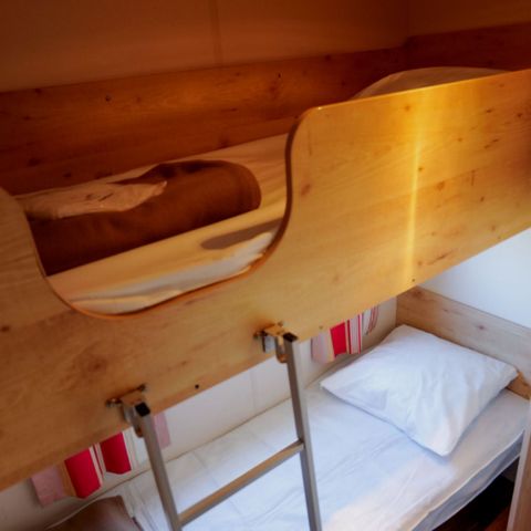Accommodation 4 persons - 2-bedroom caravan with sea view