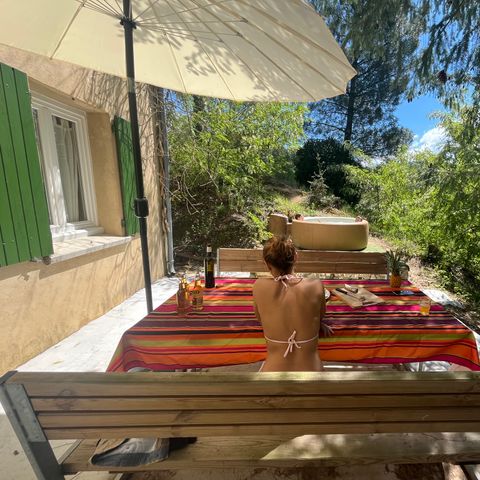 COUNTRY HOUSE 6 people - 2-bedroom gîte with jacuzzi