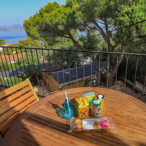 APARTMENT 4 people - Flat Bellevue - Sea view - Private Jacuzzi - Air conditioning and TV