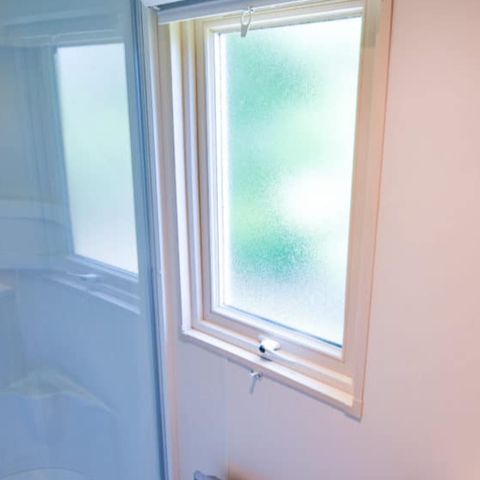 UNUSUAL ACCOMMODATION 4 people - 2-bedroom 2-clover caravan