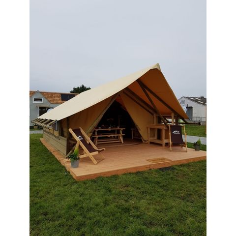 CANVAS AND WOOD TENT 5 people - Crusoe with sanitary facilities. Arrival 4pm Departure 10am. Max