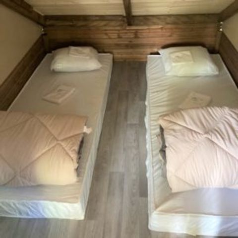 CHALET 4 people - The hut with sanitary facilities. Arrival 4pm Departure 10am. Max