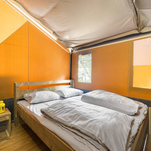 CANVAS AND WOOD TENT 4 people - Sanitary safety