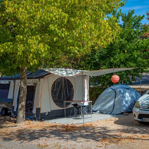 Pitch - Tent - Caravan or motor home - Vehicle - 10 Amp - Electricity.