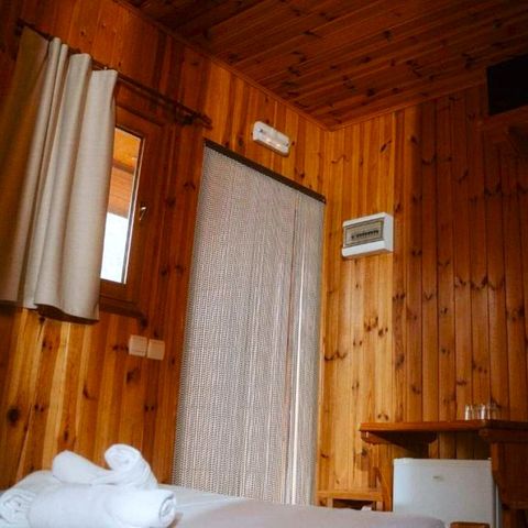 BUNGALOW 2 people - Bungalow no kitchen double bed