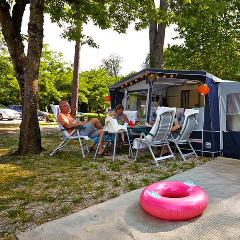 Pitch - Pitch for caravan / motorhome or tent + car