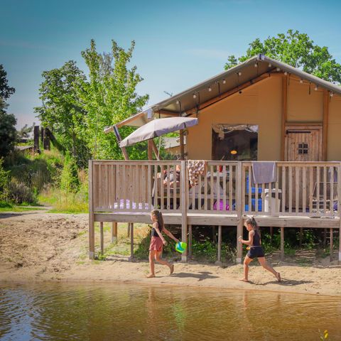 Canvas and wooden tent 6 persons - Waterfront luxury
