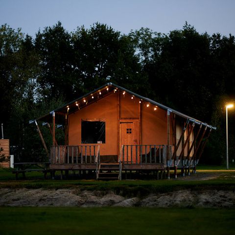 CANVAS AND WOOD TENT 6 people - Waterfront luxury