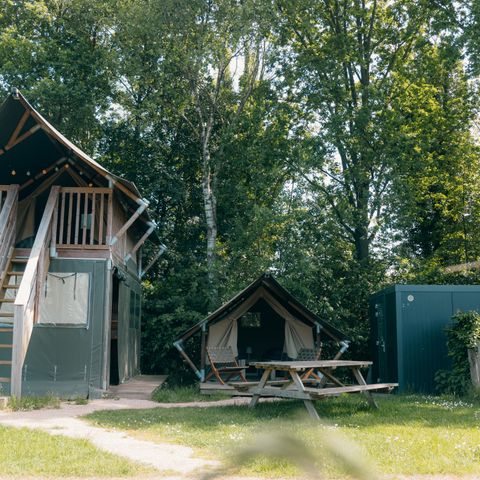 Canvas and wooden tent 4 persons - Safari Cottage XS with private bathroom