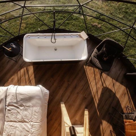 UNUSUAL ACCOMMODATION 4 people - Round Holly