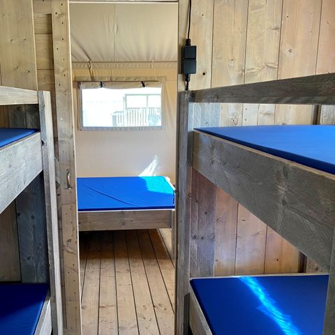 CANVAS AND WOOD TENT 6 people - including sanitary facilities