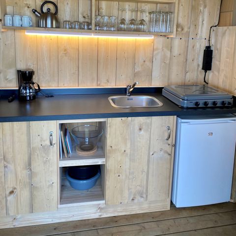 CANVAS AND WOOD TENT 6 people - including sanitary facilities