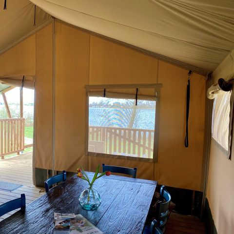 Canvas and wooden tent 6 persons - including sanitary facilities