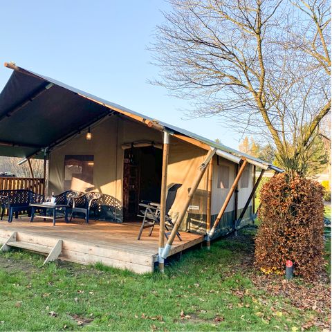 CANVAS AND WOOD TENT 4 people - including sanitary facilities