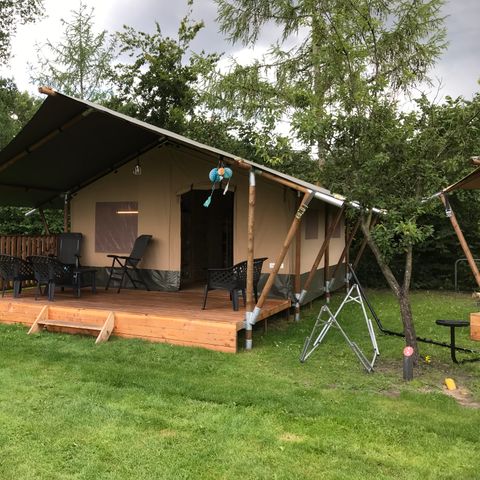 CANVAS AND WOOD TENT 6 people - including sanitary facilities