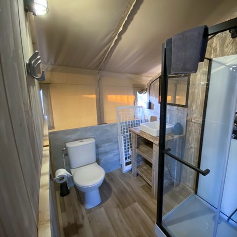 Canvas and wooden tent 4 persons - including sanitary facilities
