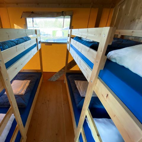 Canvas and wooden tent 6 persons - including sanitary facilities