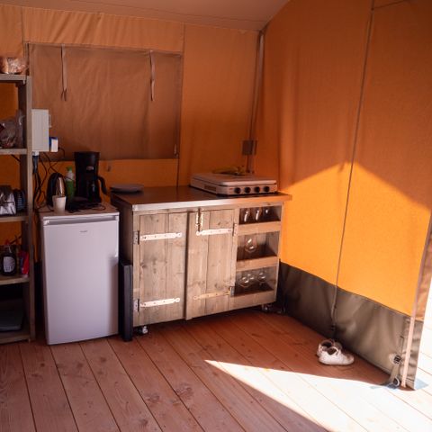 Canvas and wooden tent 6 persons - incl. private sanitary unit