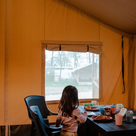 Canvas and wooden tent 6 persons - including sanitary facilities