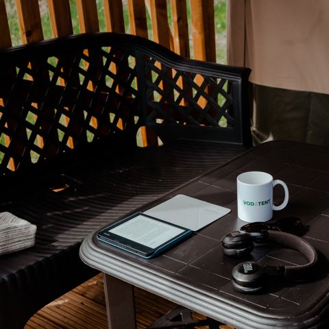 Canvas and wooden tent 4 persons - including sanitary facilities