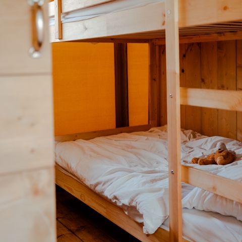 Canvas and wooden tent 4 persons - including sanitary facilities