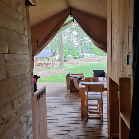 CANVAS AND WOOD TENT 6 people - including sanitary facilities