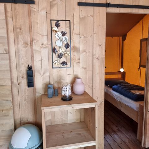 CANVAS AND WOOD TENT 4 people - Luxury incl. sanitary facilities (MIVA)