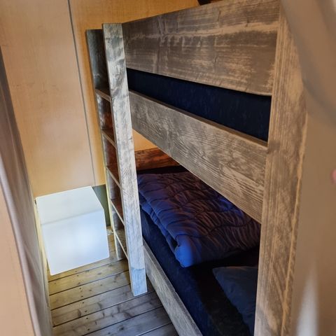 CANVAS AND WOOD TENT 4 people - including sanitary facilities