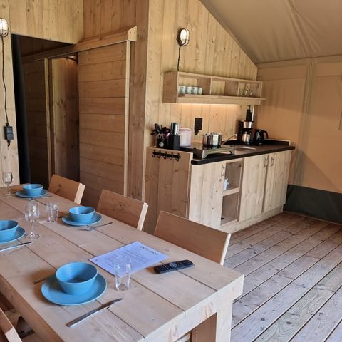 Canvas and wooden tent 5 persons - including sanitary facilities