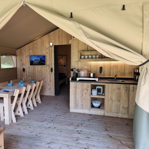 Canvas and wooden tent 5 persons - including sanitary facilities