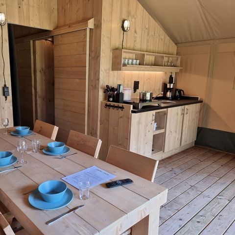 Canvas and wooden tent 5 persons - including sanitary facilities