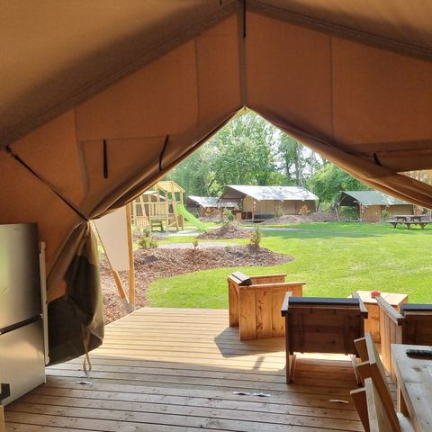 Canvas and wooden tent 5 persons - including sanitary facilities