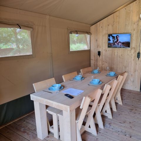 Canvas and wooden tent 5 persons - including sanitary facilities