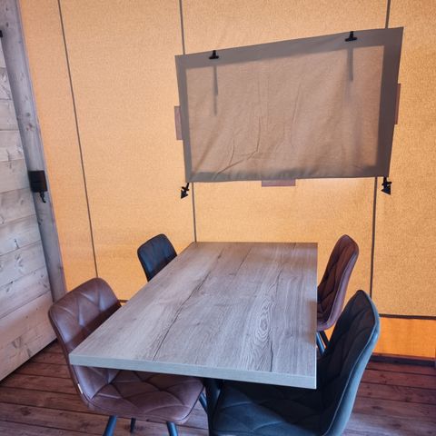 Canvas and wooden tent 4 persons - Luxury incl. sanitary facilities (MIVA)