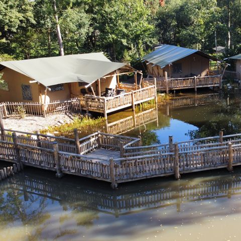 Canvas and wooden tent 4 persons - Luxury incl. sanitary facilities (MIVA)