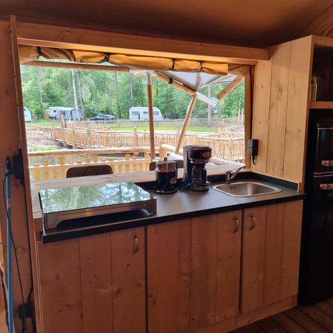 Canvas and wooden tent 4 persons - Luxury incl. sanitary facilities (MIVA)