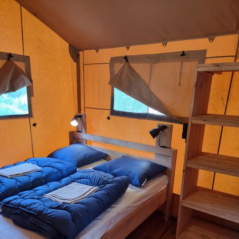 Canvas and wooden tent 4 persons - Luxury incl. sanitary facilities (MIVA)