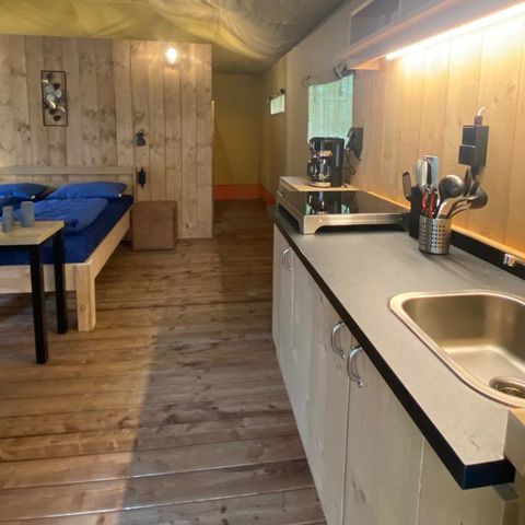 Canvas and wooden tent 2 persons - Luxury Safari tent with sanitary facilities (MIVA)