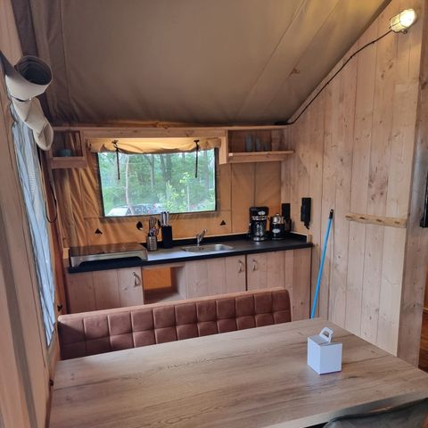 Canvas and wooden tent 4 persons - Luxury incl. sanitary facilities