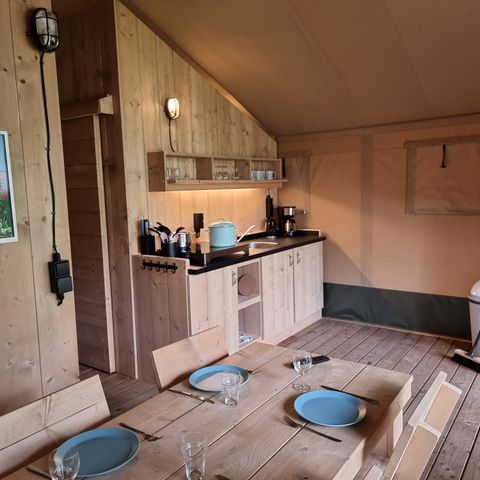 Canvas and wooden tent 6 persons - including sanitary facilities