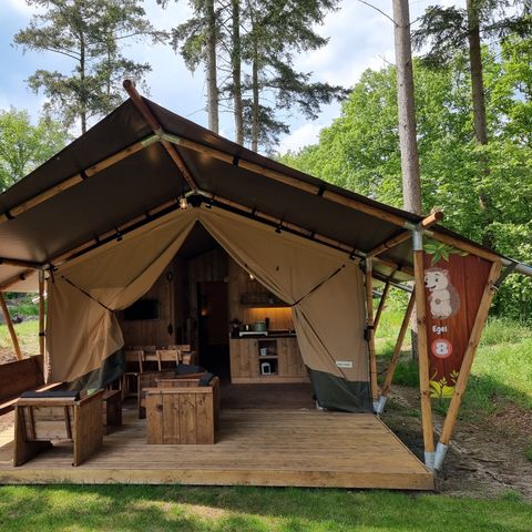 Canvas and wooden tent 6 persons - including sanitary facilities