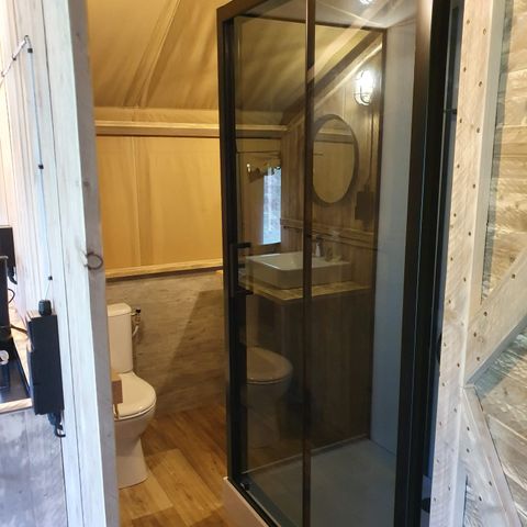 Canvas and wooden tent 4 persons - including sanitary facilities