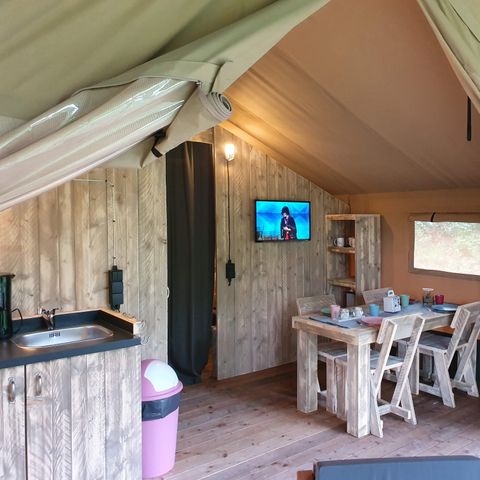 Canvas and wooden tent 4 persons - including sanitary facilities