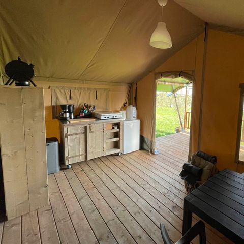 CANVAS AND WOOD TENT 6 people
